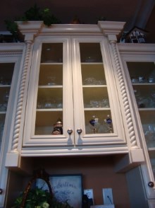Decorative trims, crown moulding, and interior renovations by Quality Cabinets - Parksville - Qualicum - Project-14